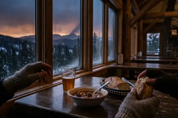 Après-Ski Eats: Top Food Stops in Summit County